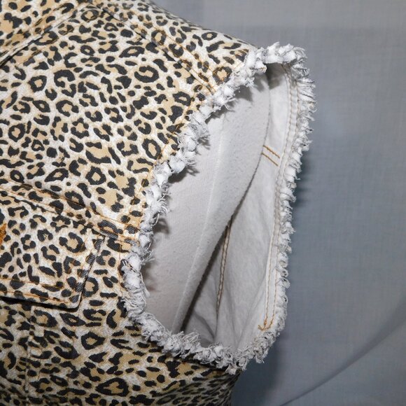 Nygard Womens L Leopard Print Denim button up Vest - Picture 10 of 13